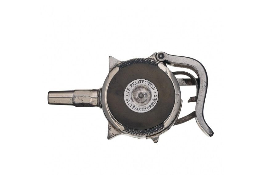 A diferente arma Le Protector