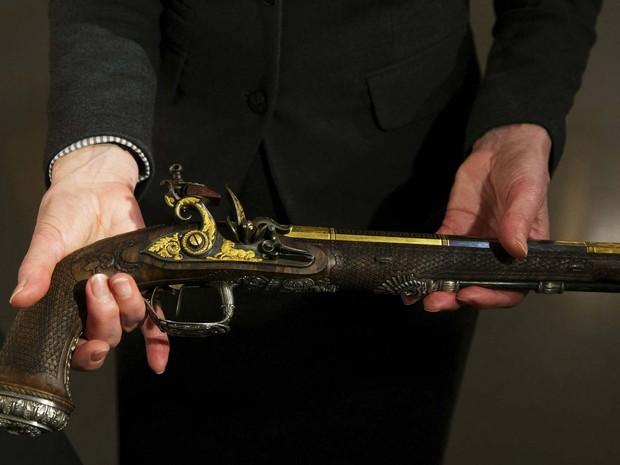 Leiloadas por US$ 1,8 milhão as pistolas de Simon Bolívar