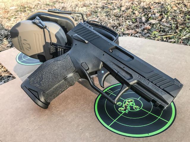 Para ter as mesmas vantagens das importadas, Taurus Brasil importa a pistola TX22 da Taurus USA