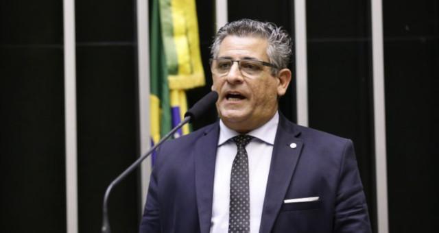 Projeto autoriza porte de arma para advogados e outros profissionais em atividade de risco