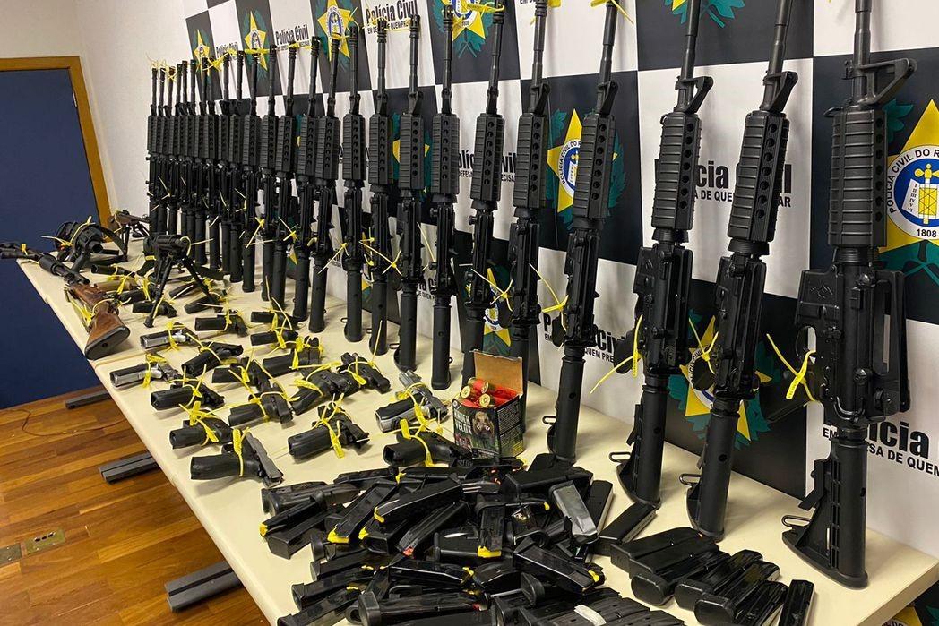 Apreendidos fuzís que seriam vendidos à maior facção criminosa do Rio