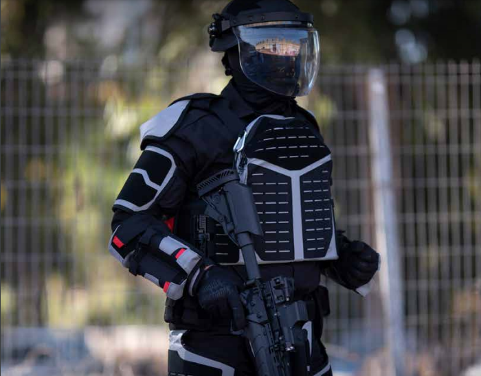 Conheça o traje revolucionário de controle de motim leve IWI