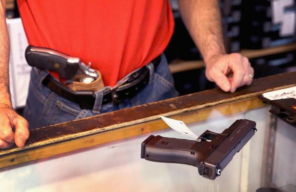 Diferença entre posse e porte ilegal de armas de fogo.