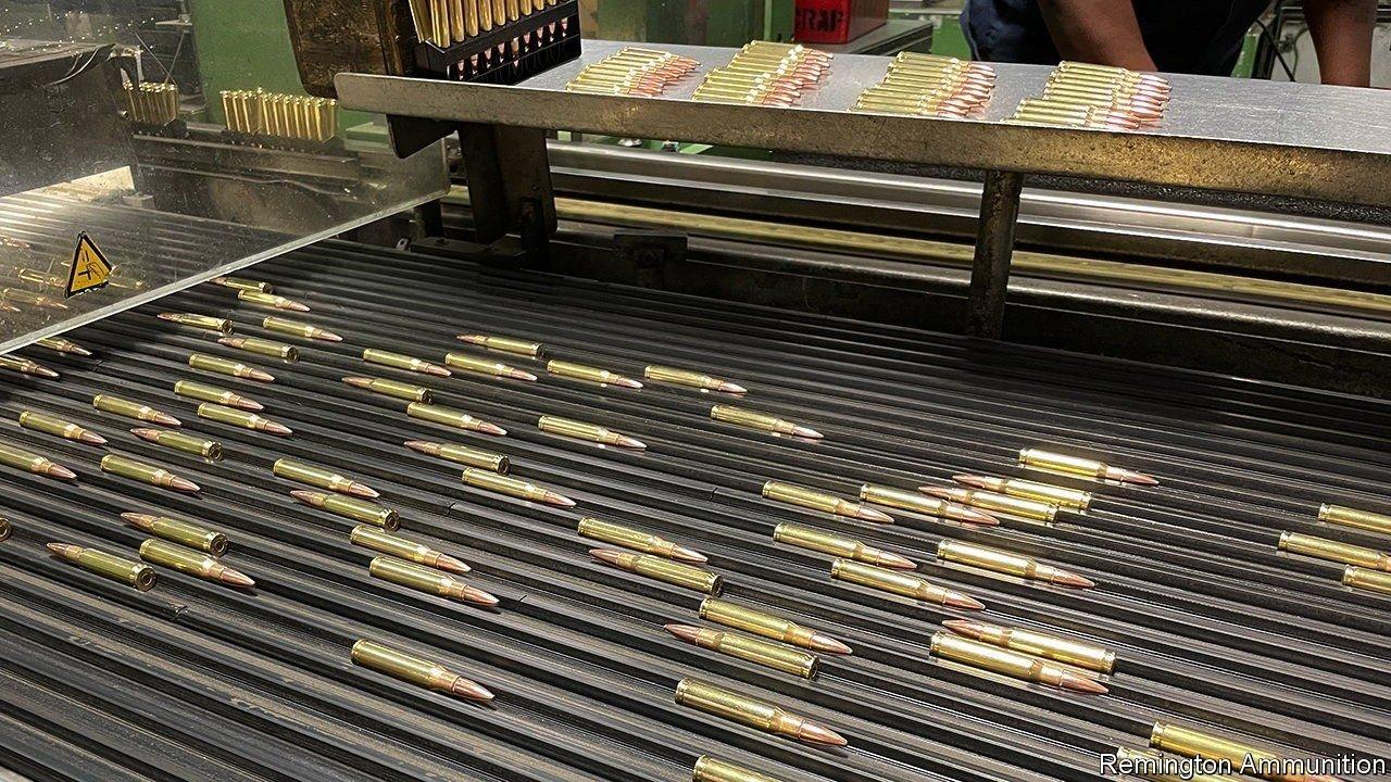 Fabricantes americanos correm para aliviar a escassez de munição desencadeada pela pandemia