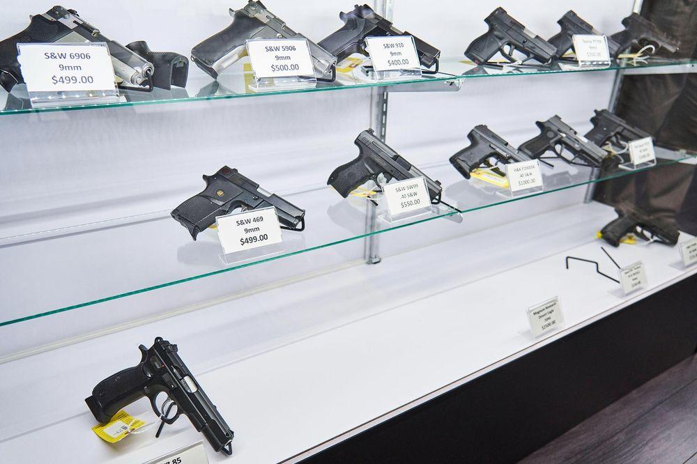 EUA: novas leis estaduais estão dando a milhões de americanos acesso cada vez mais irrestrito a armas de fogo