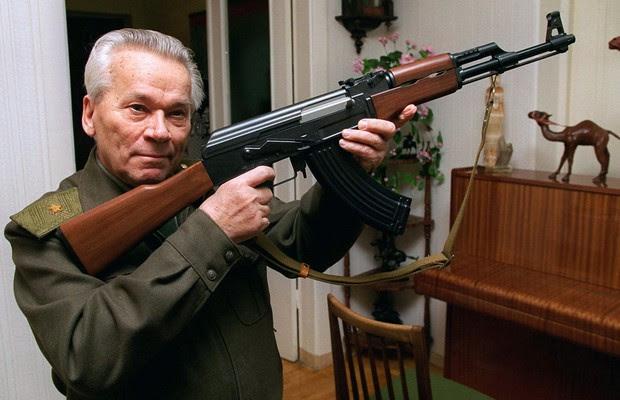 No fim da vida, Kalashnikov sentiu peso na consciência pelo AK-47