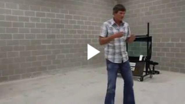 Teste de vidro blindado contra tiros de fuzil AK 47