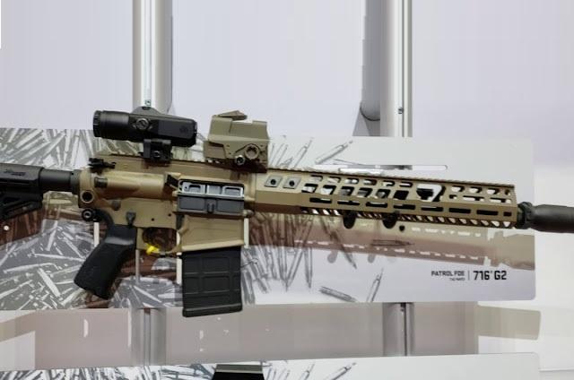 Min. da Defesa indiano suspende compra de mais 72.400 fuzis SIG Sauer dos EUA devido a 