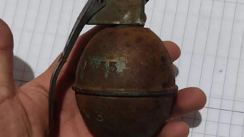 Granada norte americana da década de 50, usada na guerra da Coreia do Norte, é encontrada no Paraná