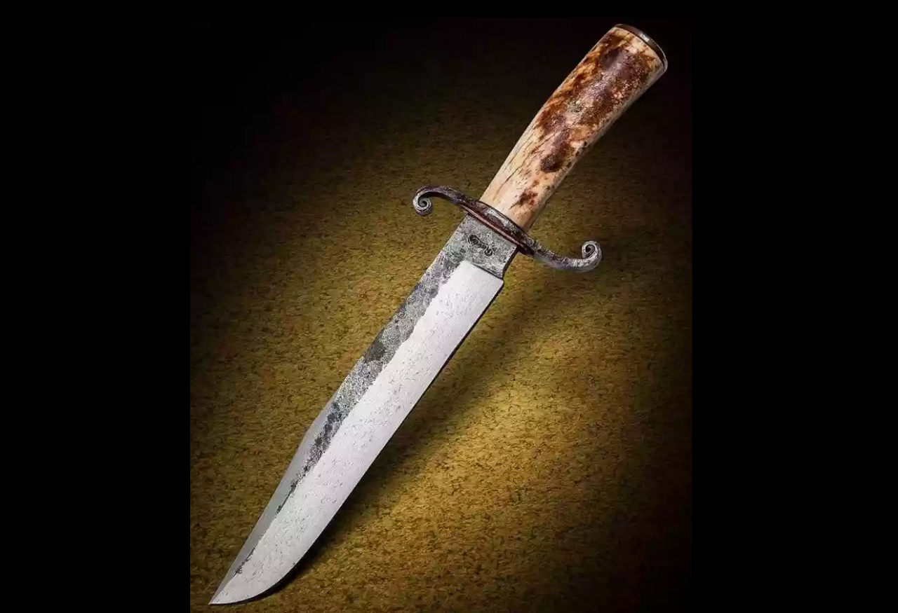 Qual a diferença entre uma Faca Brut Forge e uma Faca Forge Finish?