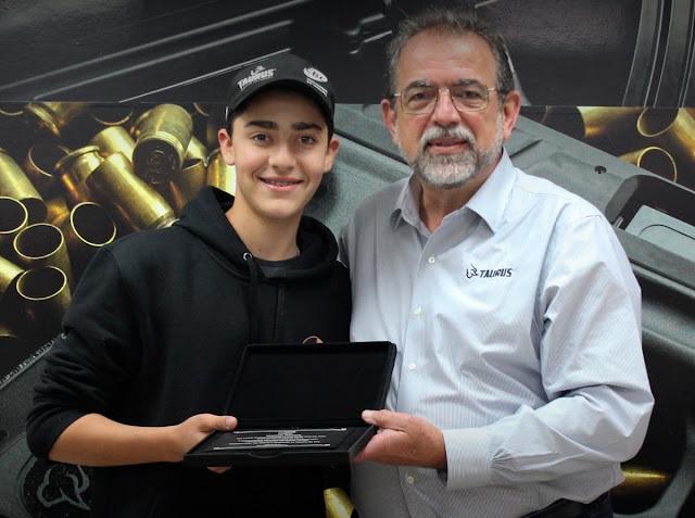 Taurus: jovem fenômeno do Tiro Esportivo fica impressionado com o clima organizacional da empresa