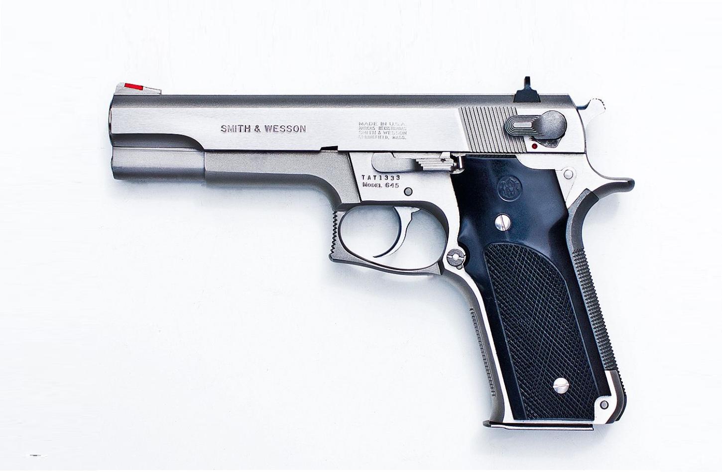 Smith & Wesson Modelo 645 - Cal. 45 ACP